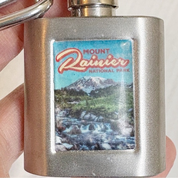 Mount Rainier National Park Stainless Steel 1oz Flask Keychain Mount Tahoma - Picture 3 of 8